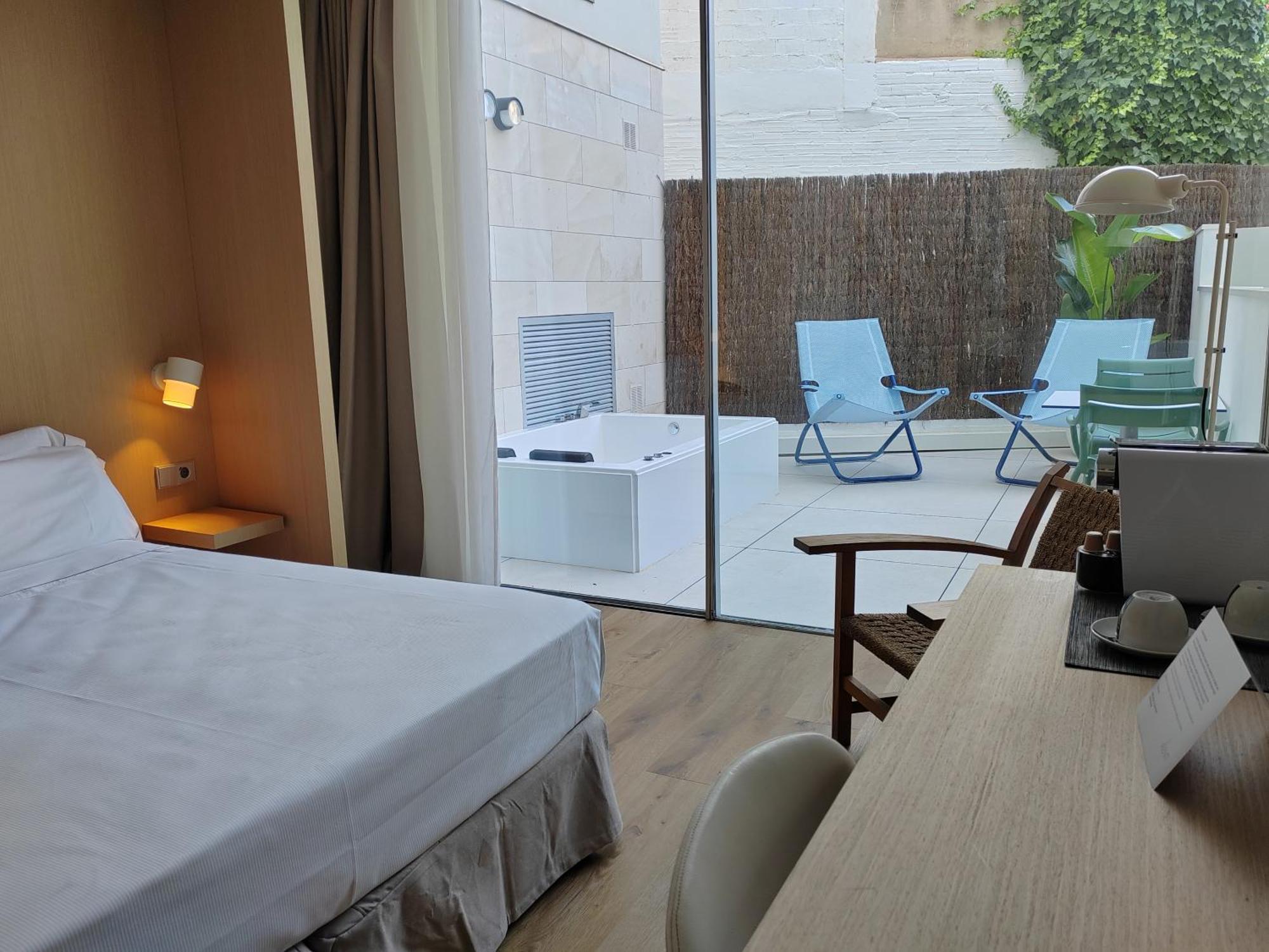 Alenti Sitges Hotel מראה חיצוני תמונה